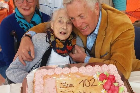 Unsere liebe Schely ist 102 Jahre alt.